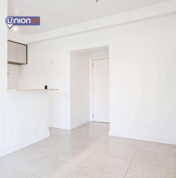 Apartamento à venda com 2 quartos, 70m² - Foto 3