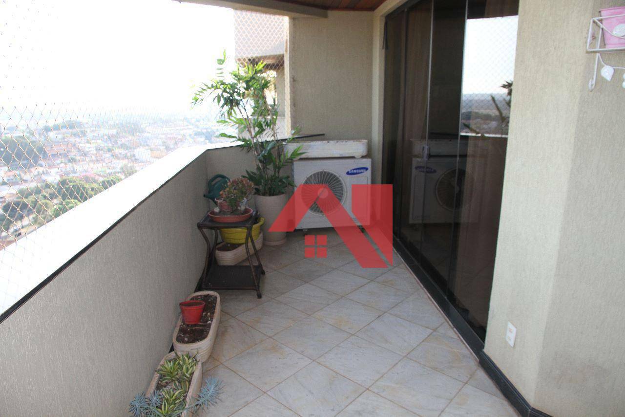 Apartamento à venda com 4 quartos, 342m² - Foto 14