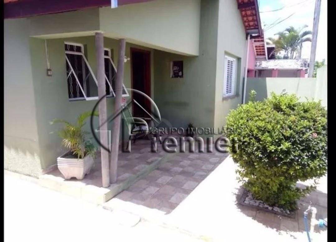 Casa à venda com 4 quartos, 220m² - Foto 2