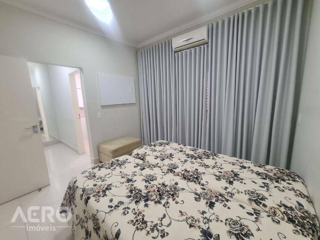 Casa de Condomínio à venda com 3 quartos, 272m² - Foto 4