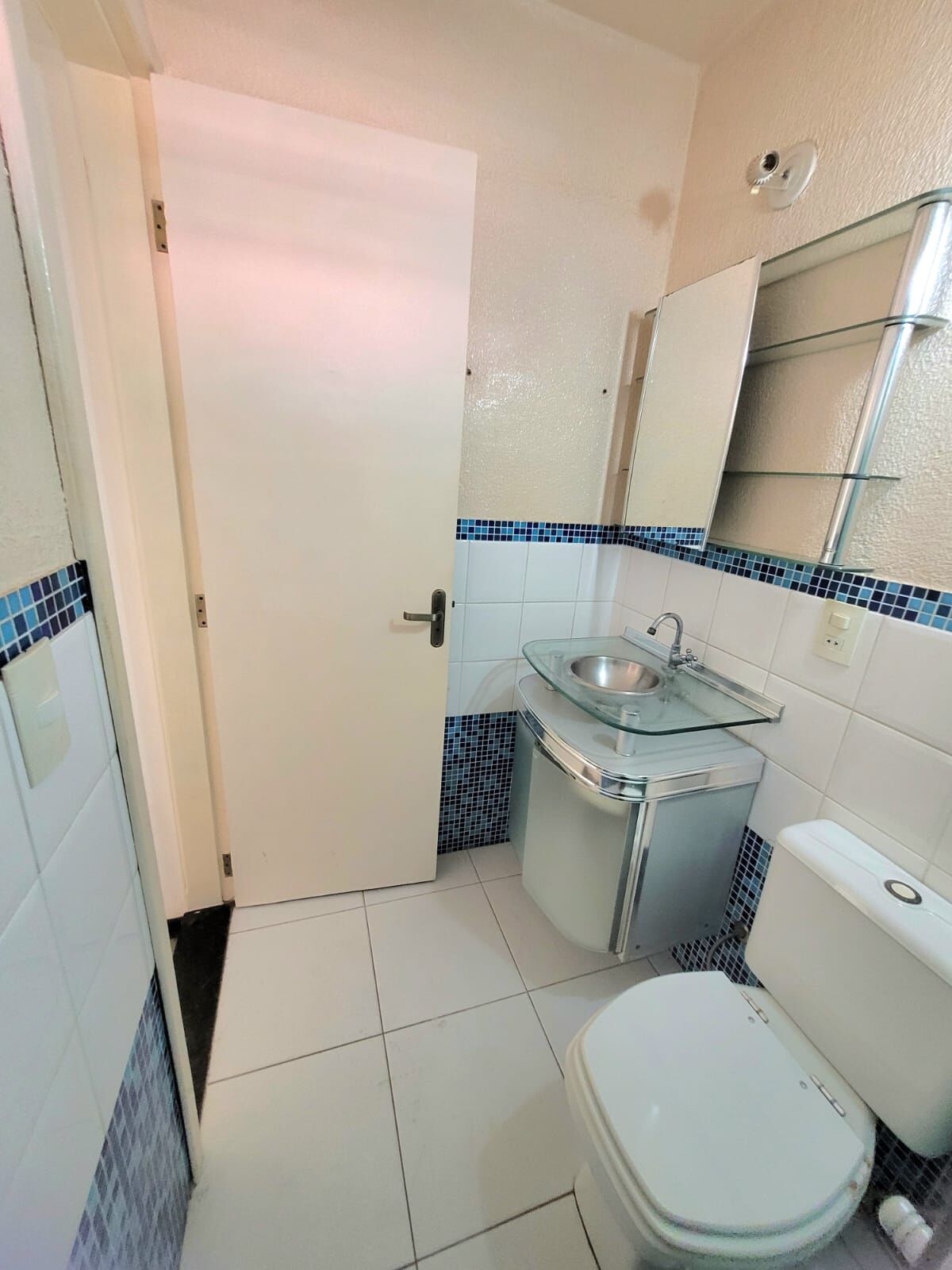 Apartamento à venda com 2 quartos, 60m² - Foto 2