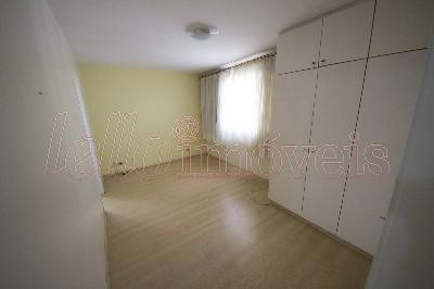 Apartamento para alugar com 3 quartos, 150m² - Foto 11