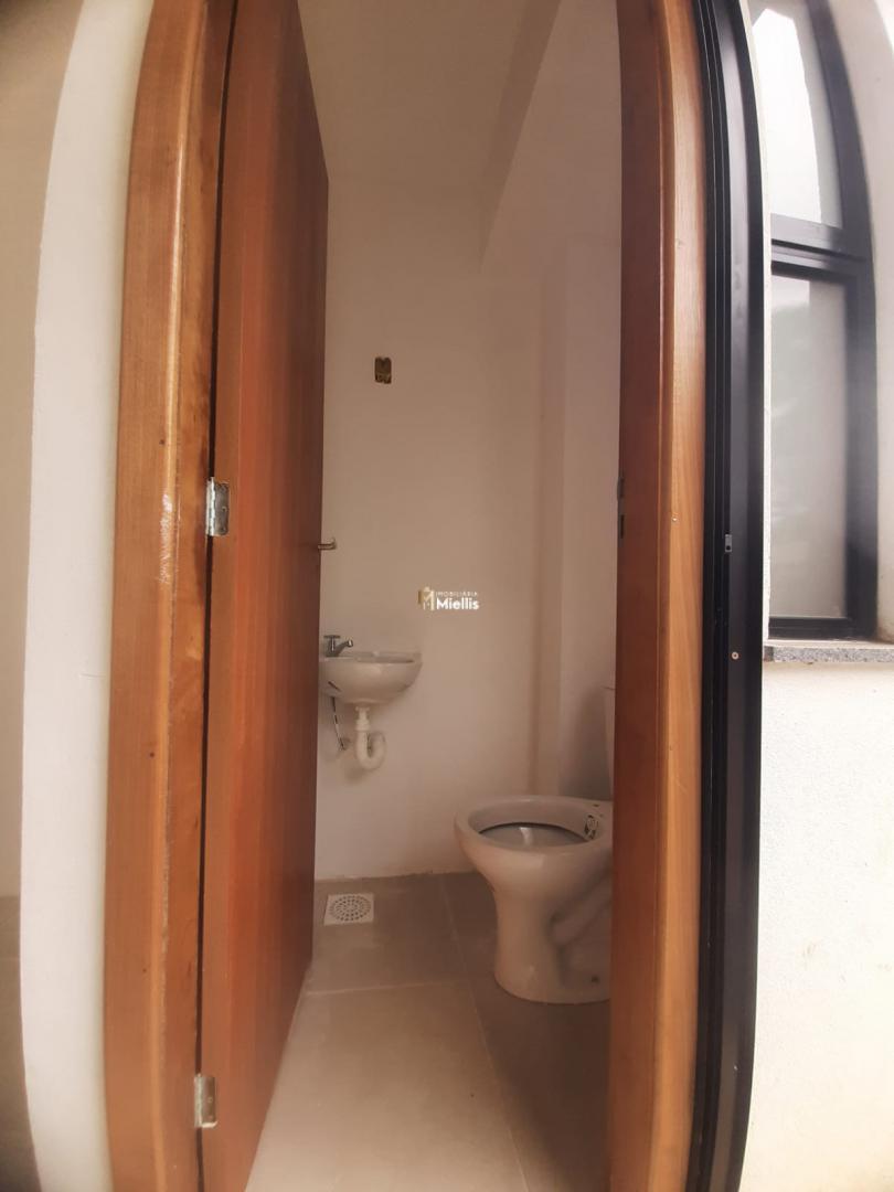 Casa à venda com 2 quartos, 60m² - Foto 3