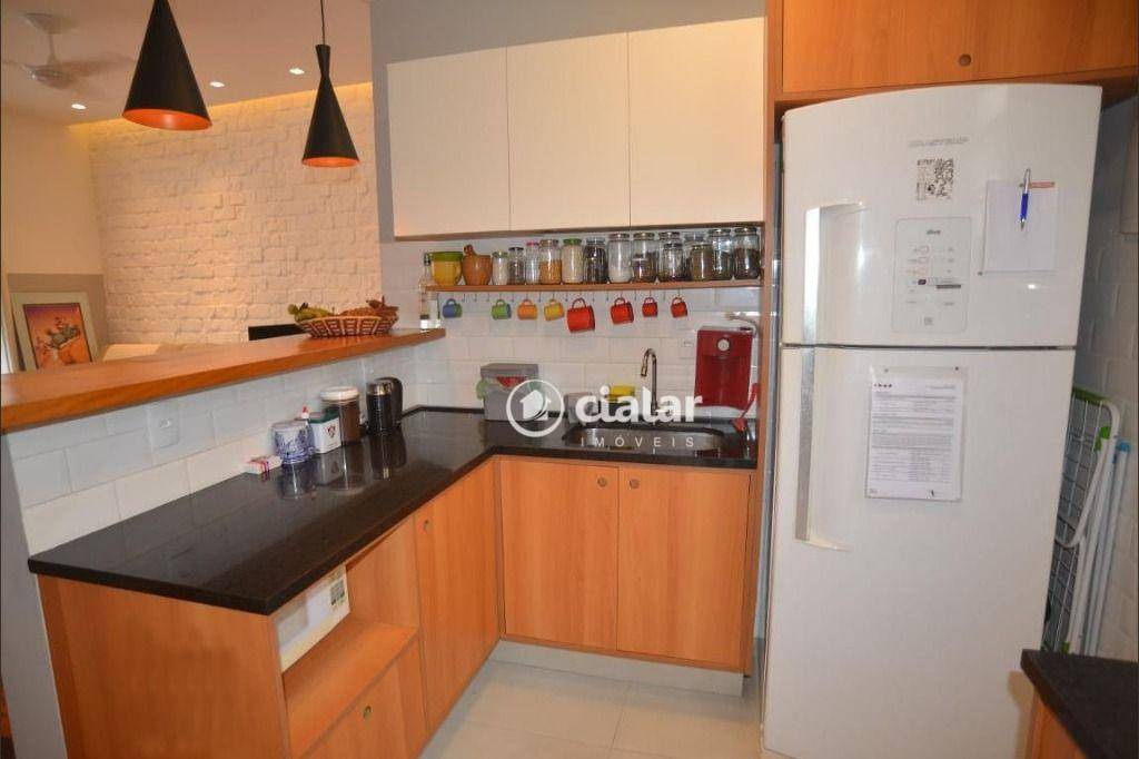 Apartamento à venda com 2 quartos, 70m² - Foto 9