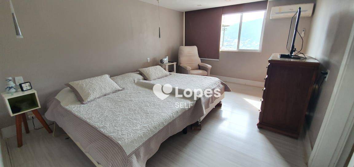 Casa à venda com 3 quartos, 354m² - Foto 12