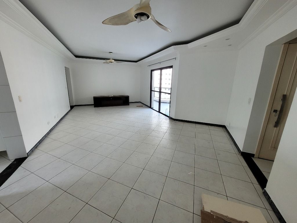 Apartamento à venda com 4 quartos, 140m² - Foto 4