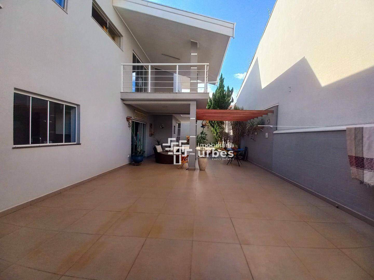 Casa à venda com 3 quartos, 347m² - Foto 29