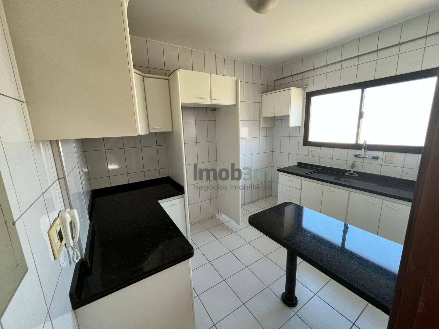 Apartamento à venda com 2 quartos, 65m² - Foto 4