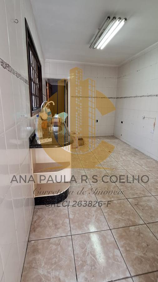 Sobrado à venda com 3 quartos, 200m² - Foto 4