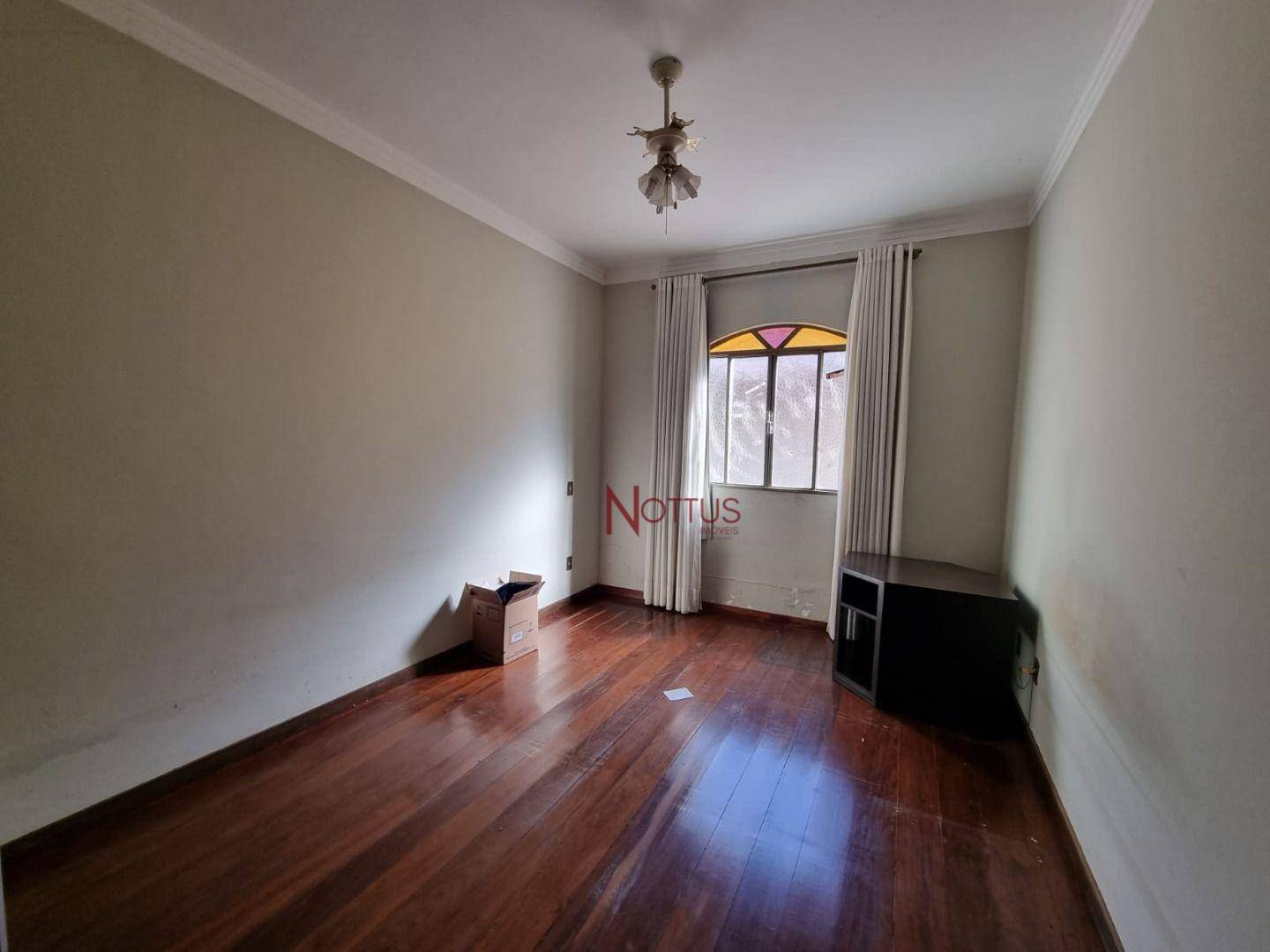 Casa à venda com 3 quartos, 300m² - Foto 11