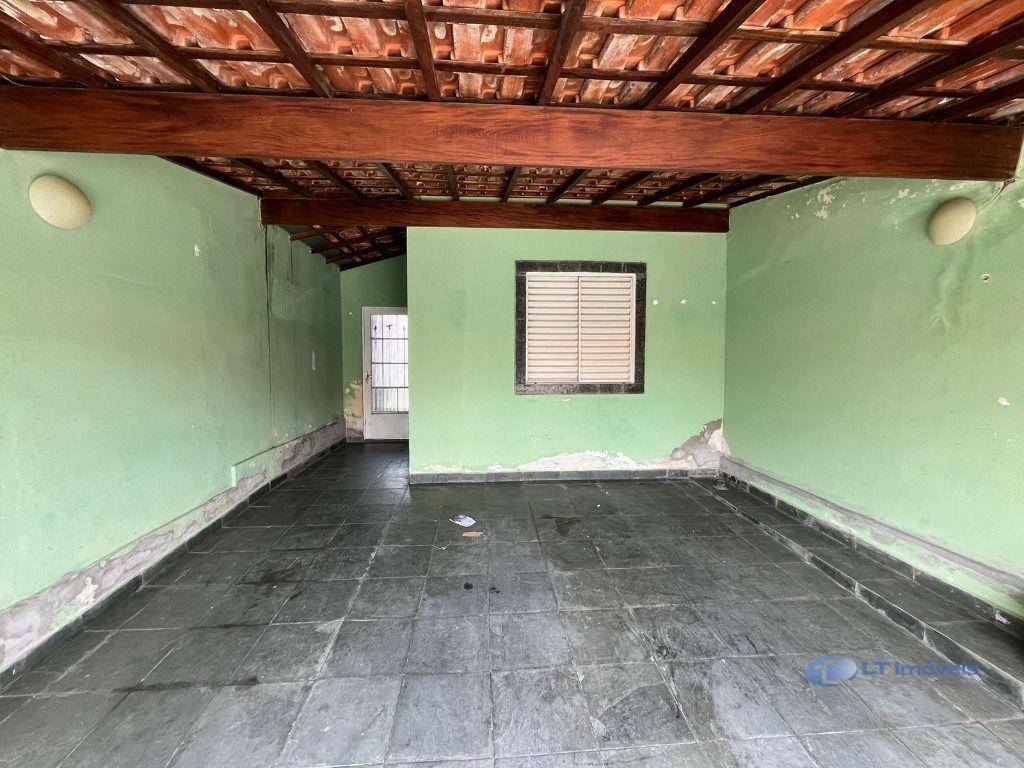 Casa à venda com 2 quartos, 99m² - Foto 2