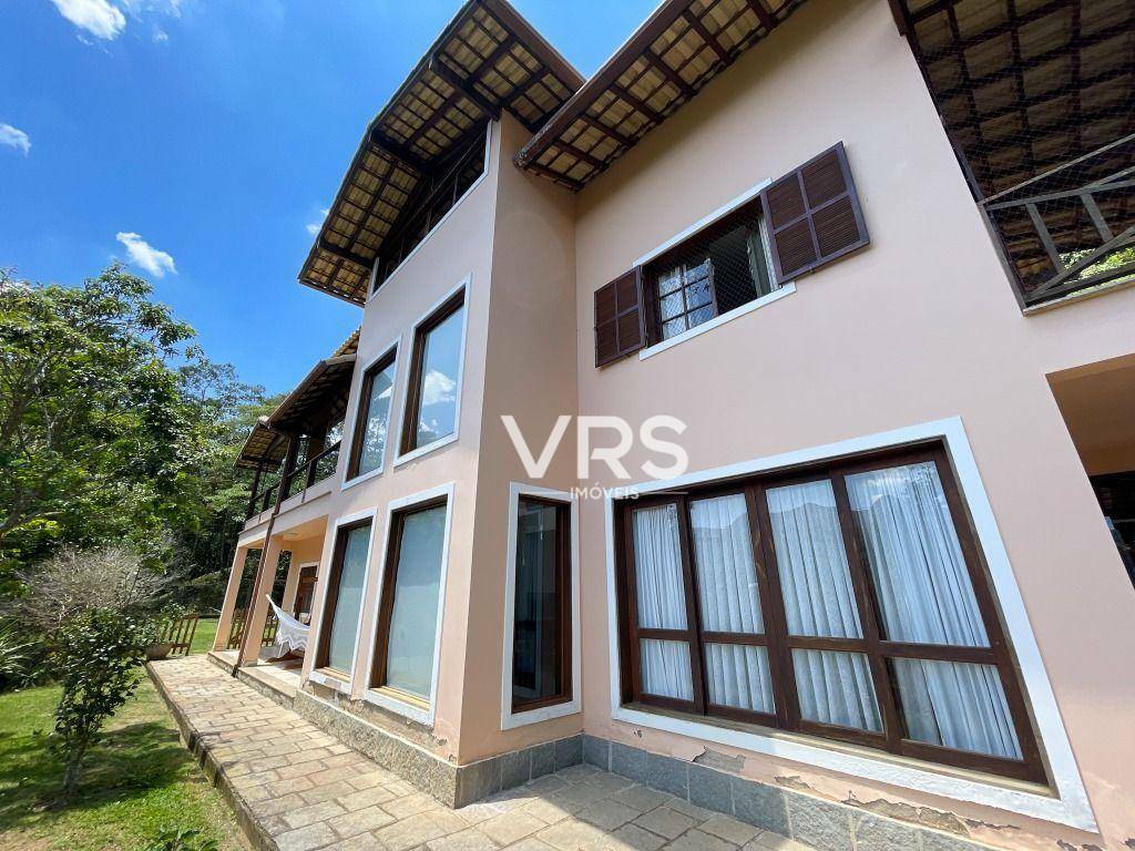 Casa de Condomínio à venda com 4 quartos, 216m² - Foto 1