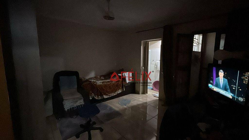 Casa à venda com 3 quartos, 180m² - Foto 7