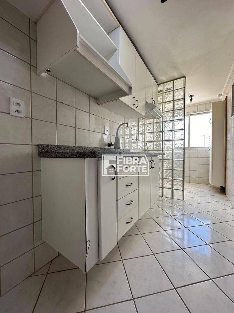 Apartamento à venda com 3 quartos, 70m² - Foto 13