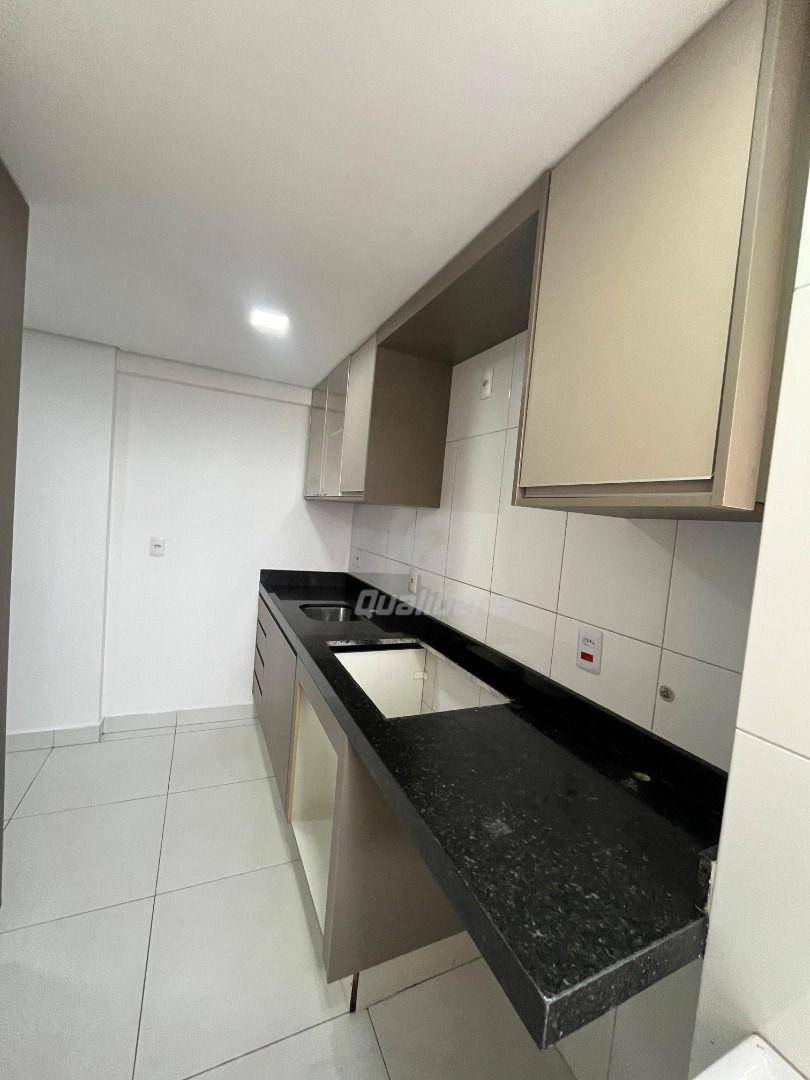 Apartamento para alugar com 3 quartos, 76m² - Foto 13