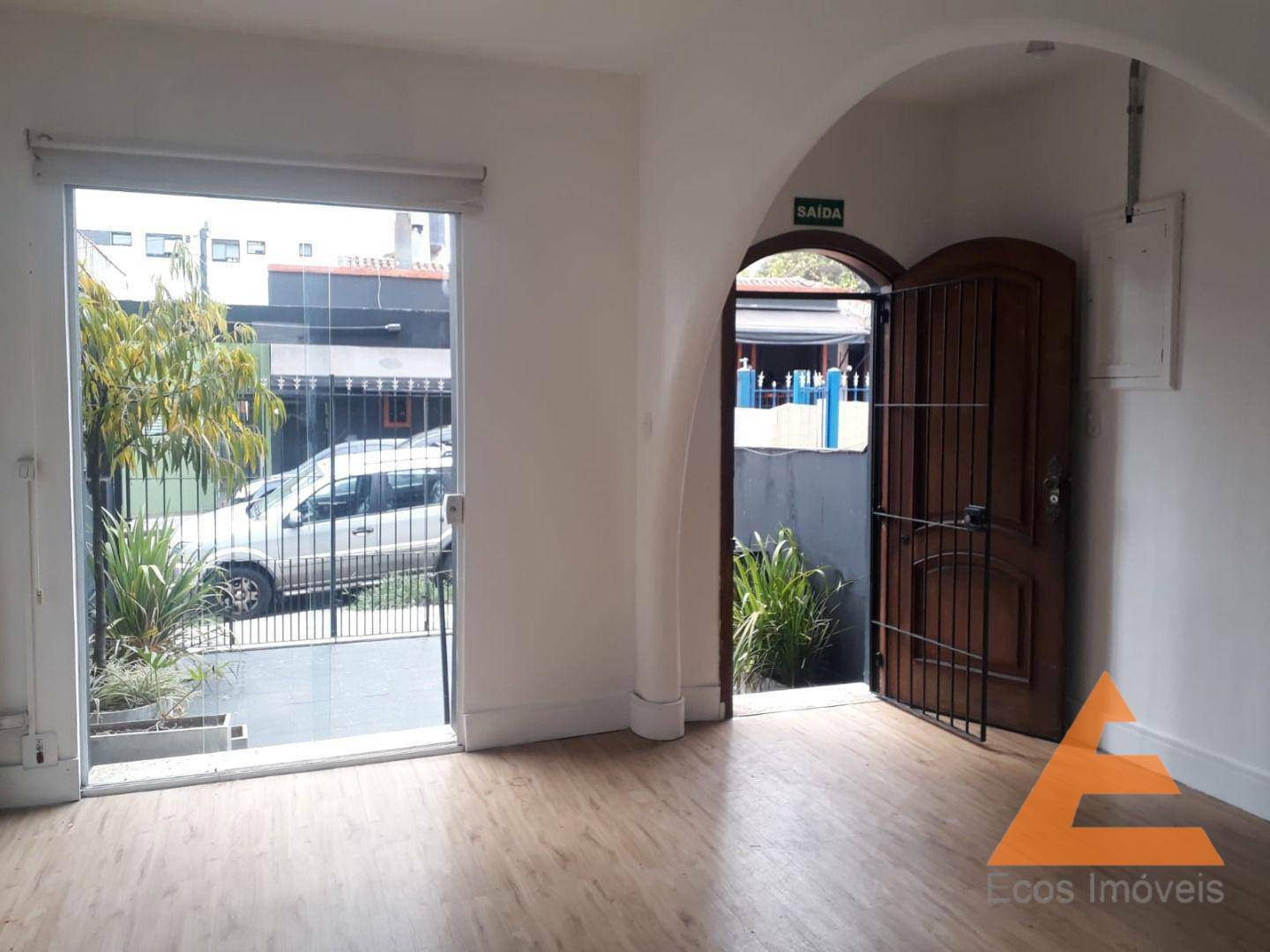 Casa para alugar com 3 quartos, 139m² - Foto 1