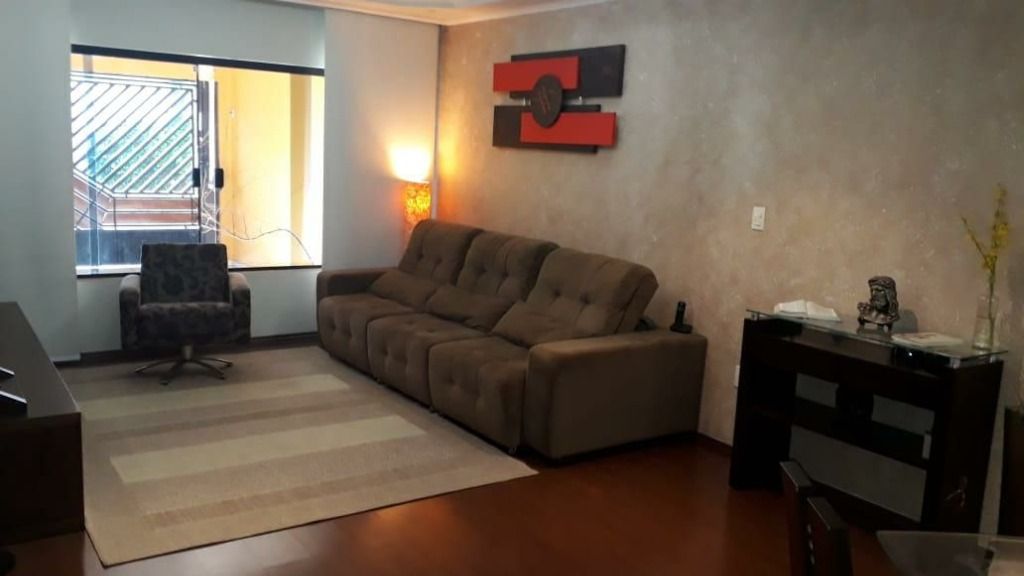 Sobrado à venda com 3 quartos, 178m² - Foto 1