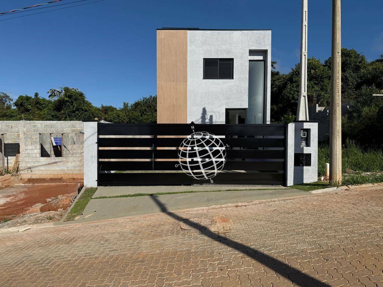 Casa à venda com 3 quartos, 110m² - Foto 3