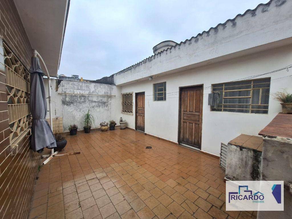 Casa para alugar com 3 quartos, 325m² - Foto 14