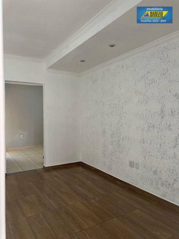 Casa à venda com 4 quartos, 200m² - Foto 8