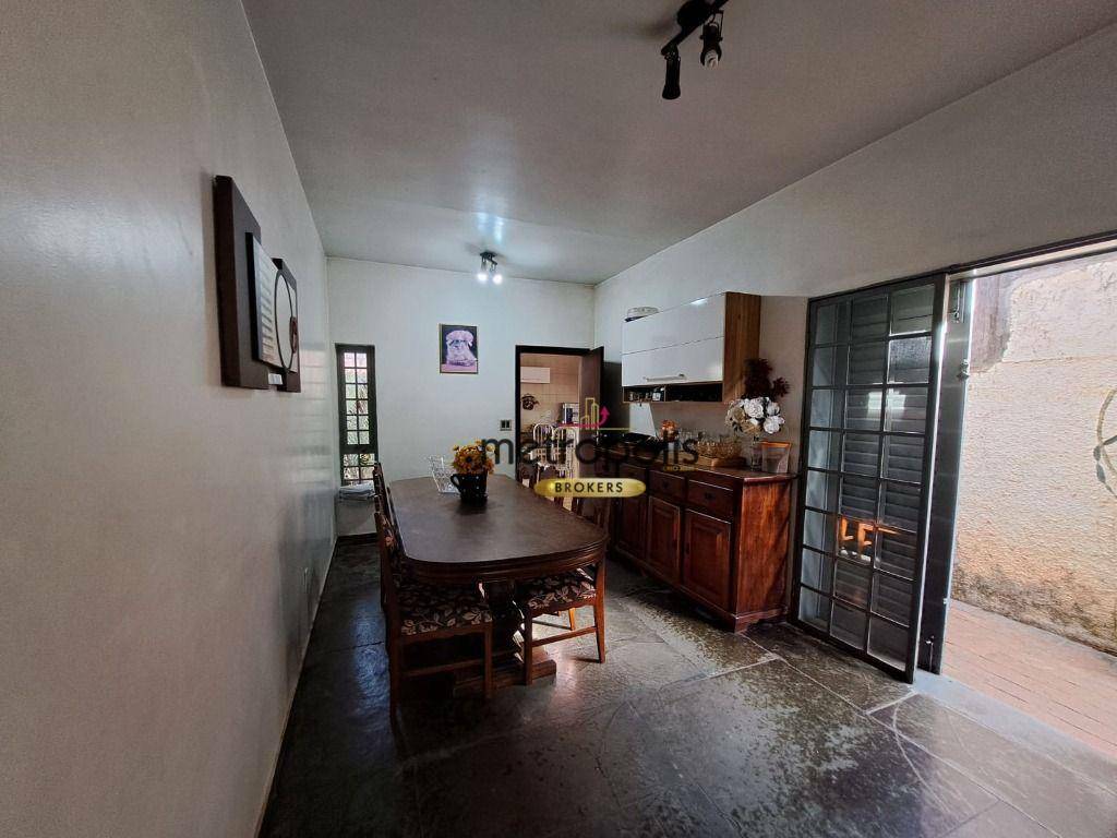 Casa à venda com 3 quartos, 189m² - Foto 5