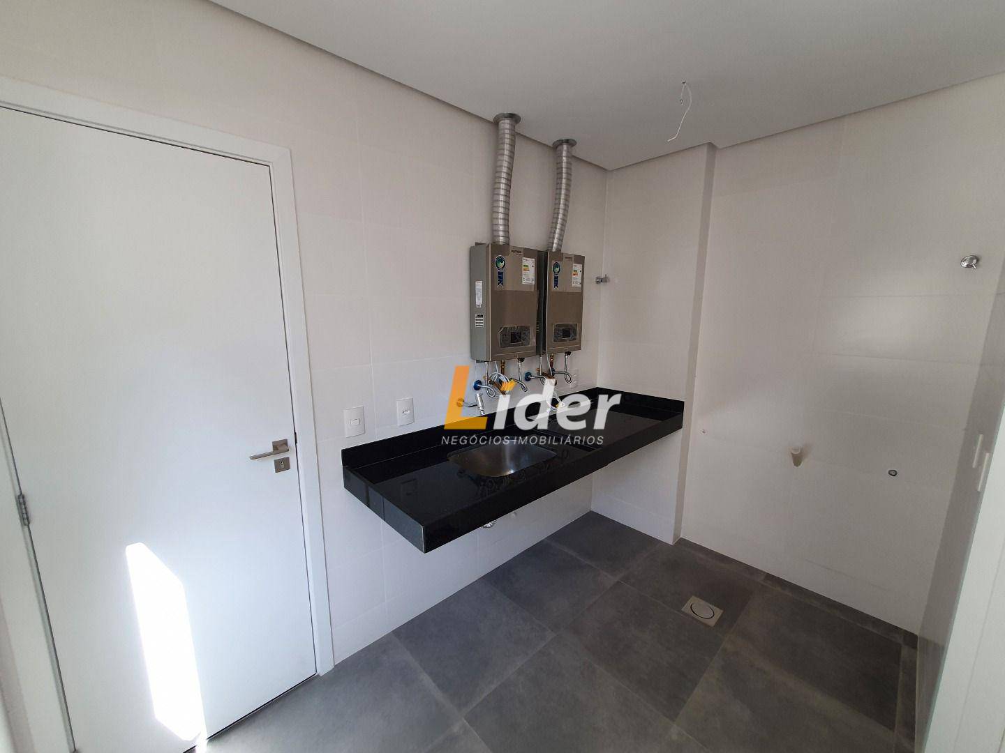 Apartamento à venda com 4 quartos, 225m² - Foto 28