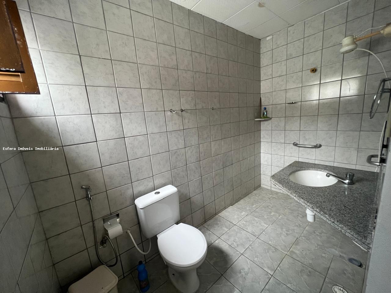 Casa para alugar com 3 quartos, 200m² - Foto 11