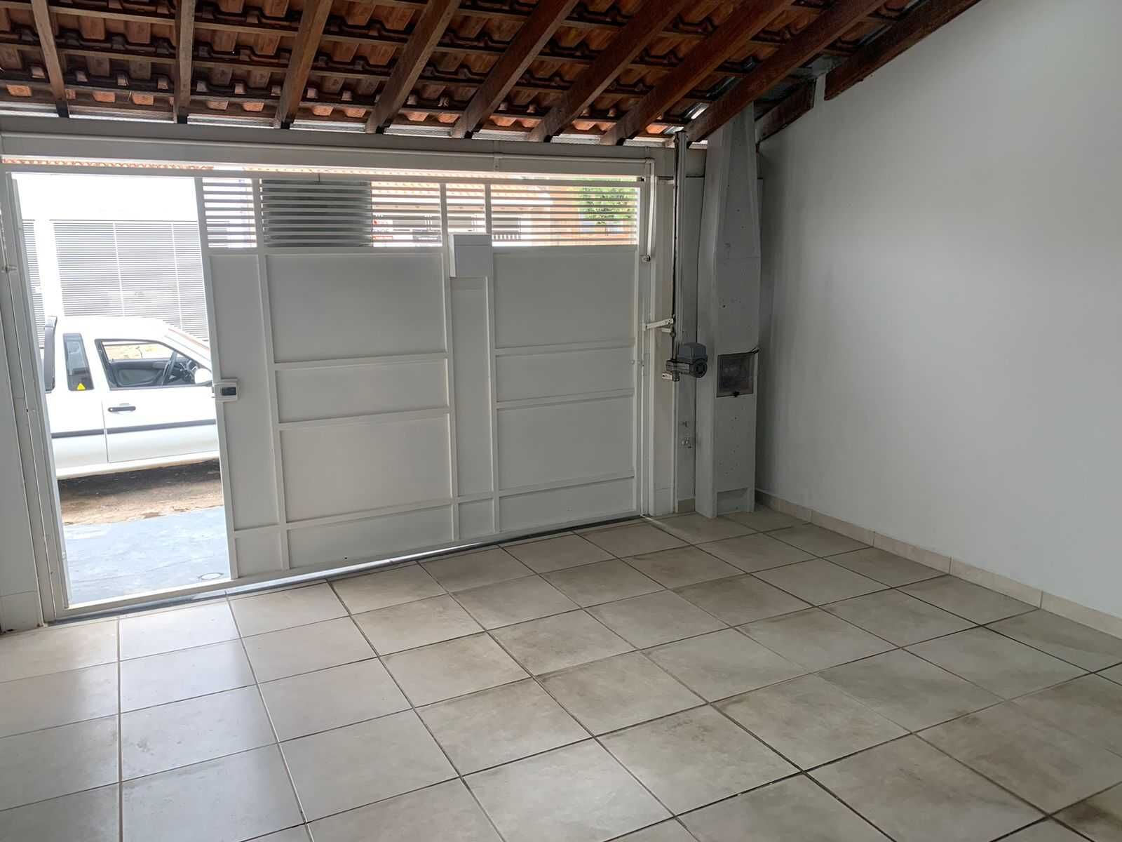 Casa à venda com 2 quartos, 126m² - Foto 1