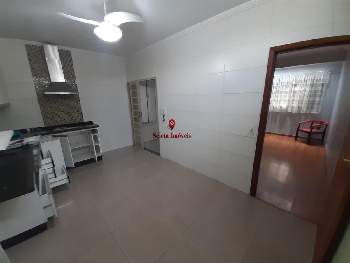 Casa à venda com 2 quartos, 150m² - Foto 12