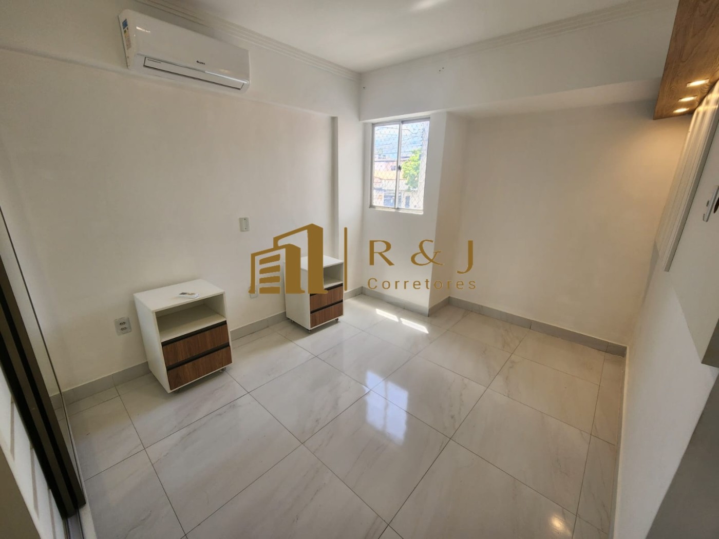 Apartamento para alugar com 3 quartos, 99m² - Foto 4