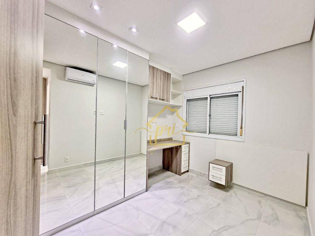 Apartamento para alugar com 3 quartos, 234m² - Foto 13