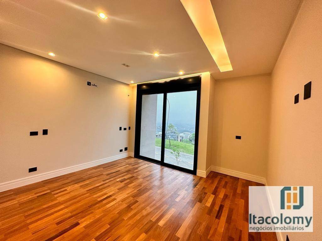 Casa de Condomínio à venda com 4 quartos, 440m² - Foto 16