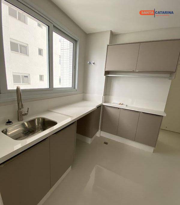 Apartamento à venda com 4 quartos, 237m² - Foto 10