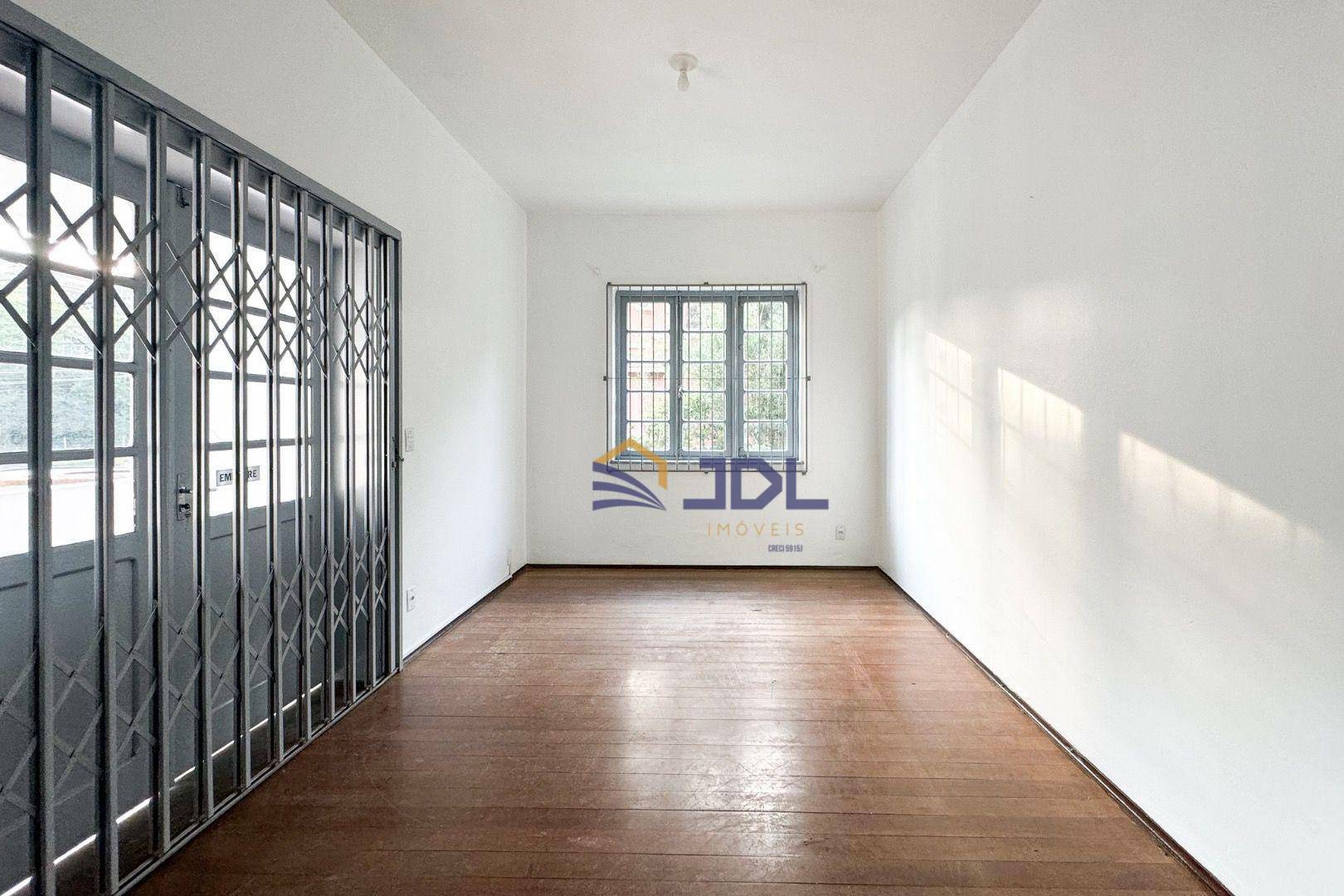 Casa à venda com 5 quartos, 330m² - Foto 1