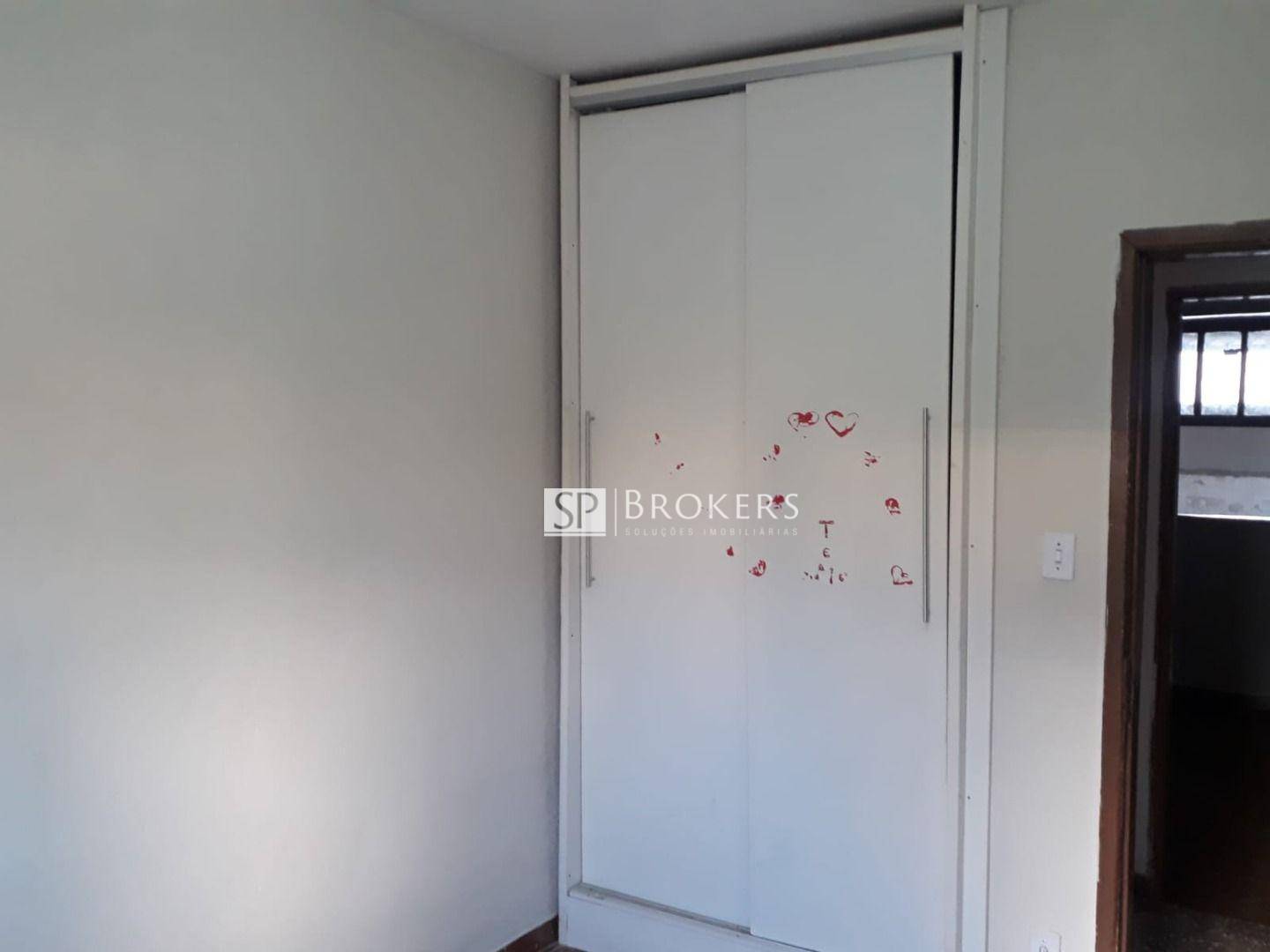 Casa à venda com 6 quartos, 250m² - Foto 18