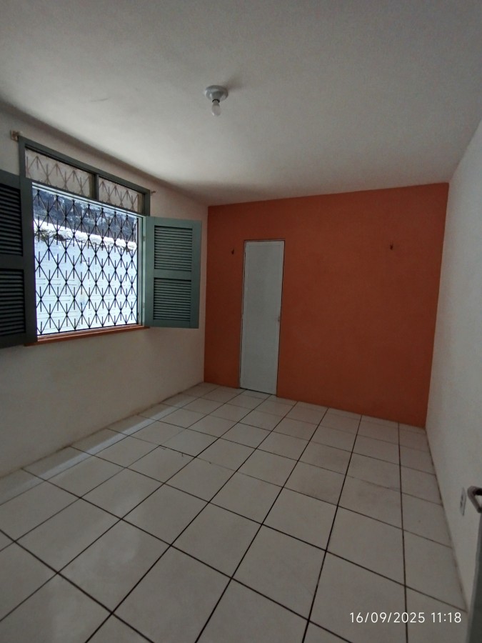 Casa para alugar com 2 quartos, 100m² - Foto 18