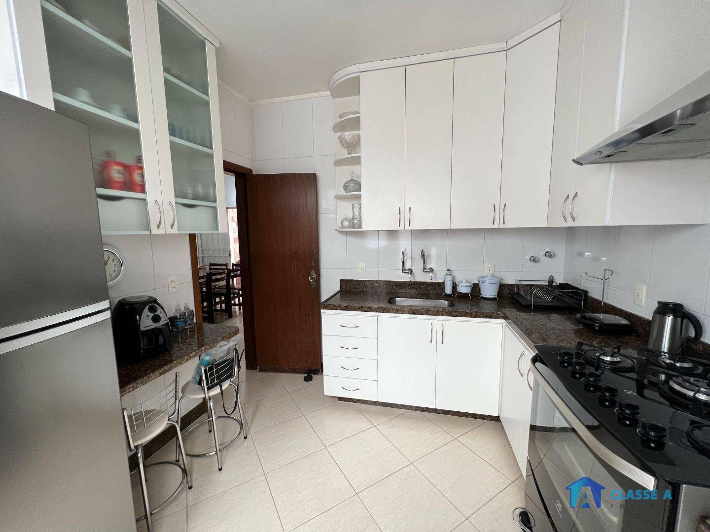 Casa à venda com 3 quartos, 195m² - Foto 16