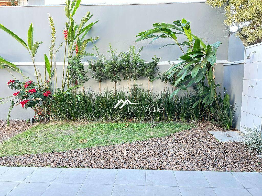 Casa de Condomínio para alugar com 4 quartos, 280m² - Foto 4