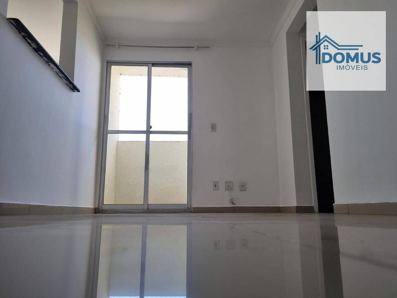 Apartamento à venda com 2 quartos, 44m² - Foto 3