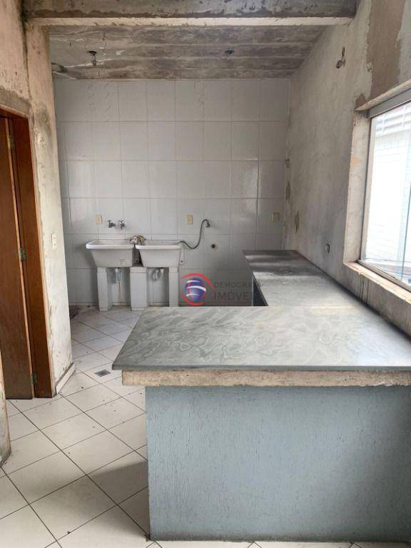 Sobrado à venda com 3 quartos, 330m² - Foto 31