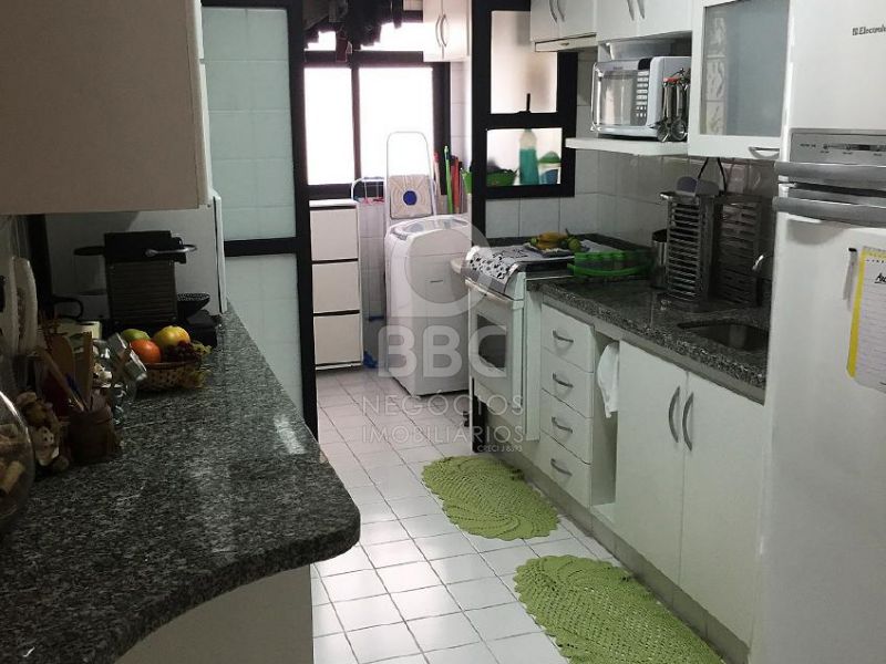 Apartamento à venda com 2 quartos, 67m² - Foto 7