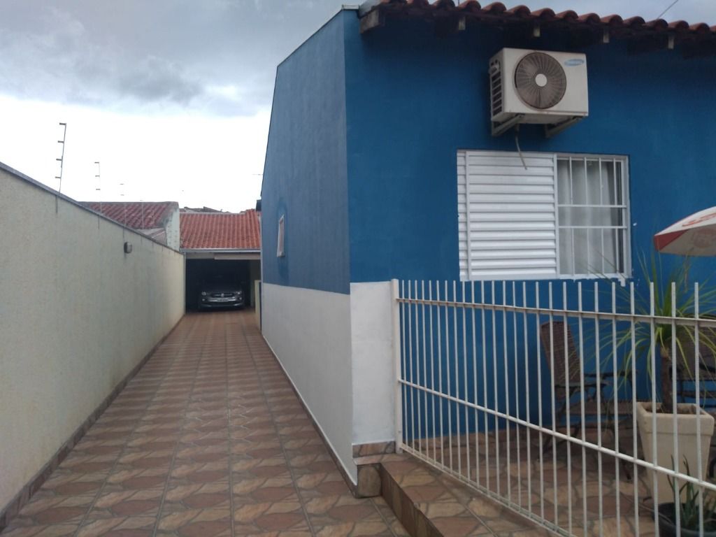 Casa à venda com 4 quartos, 180m² - Foto 4