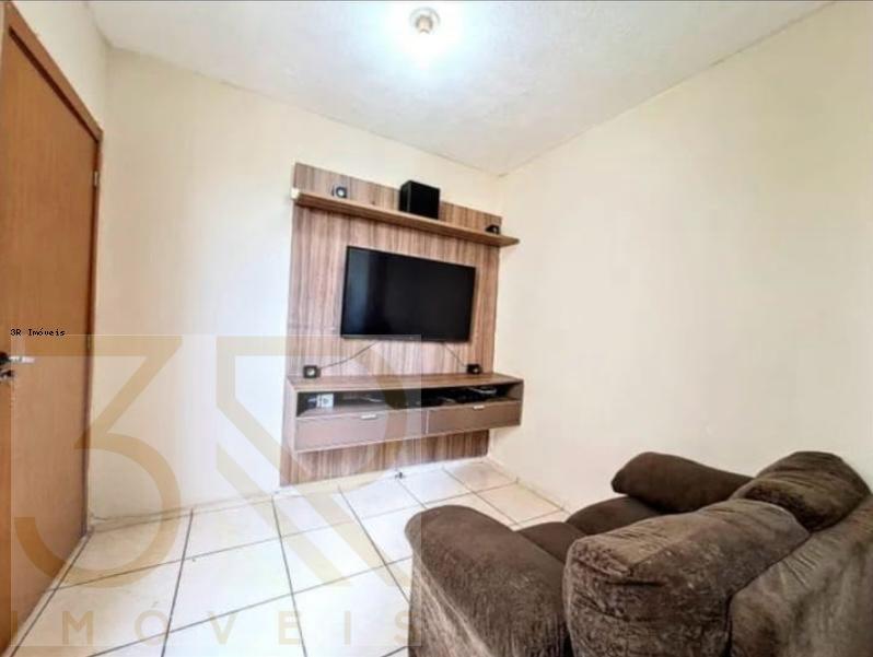 Apartamento à venda com 2 quartos, 42m² - Foto 2