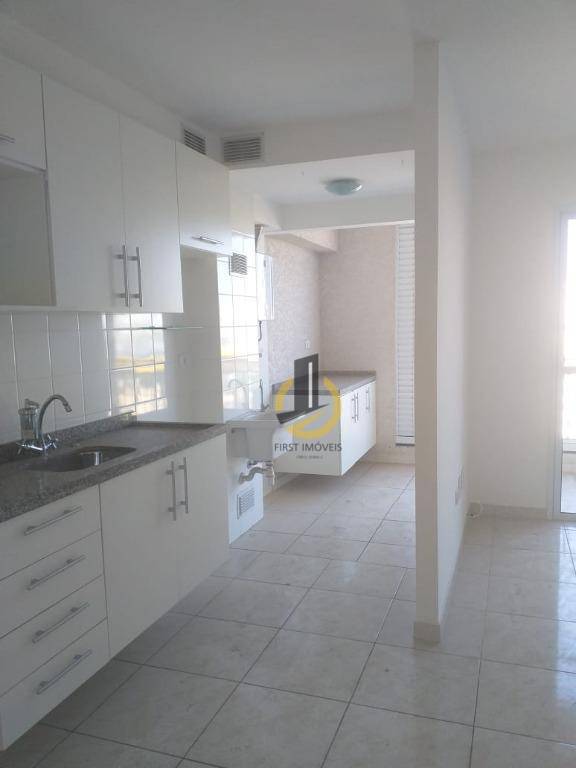 Apartamento à venda com 2 quartos, 68m² - Foto 2