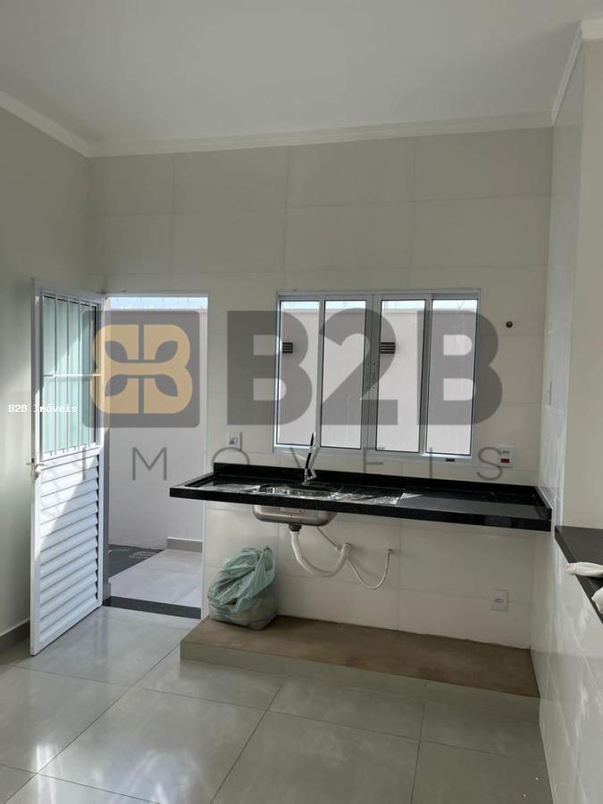 Casa à venda com 3 quartos, 67m² - Foto 5