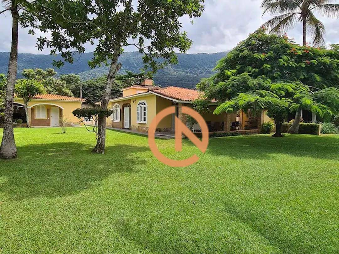 Casa à venda com 5 quartos, 248m² - Foto 1