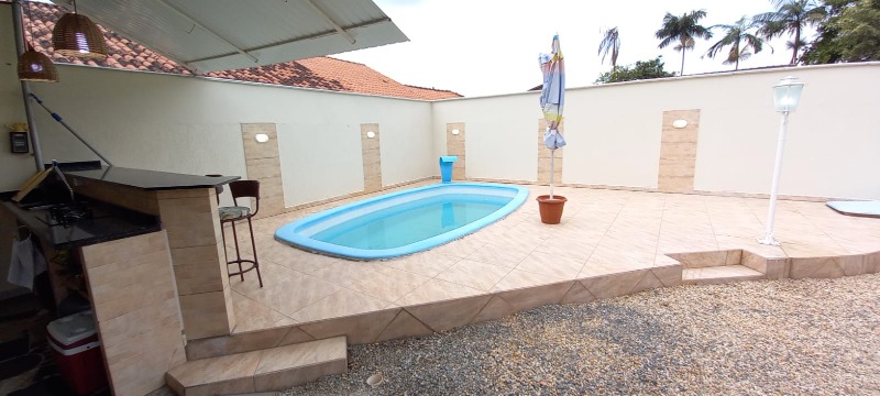 Casa à venda com 2 quartos, 120m² - Foto 2