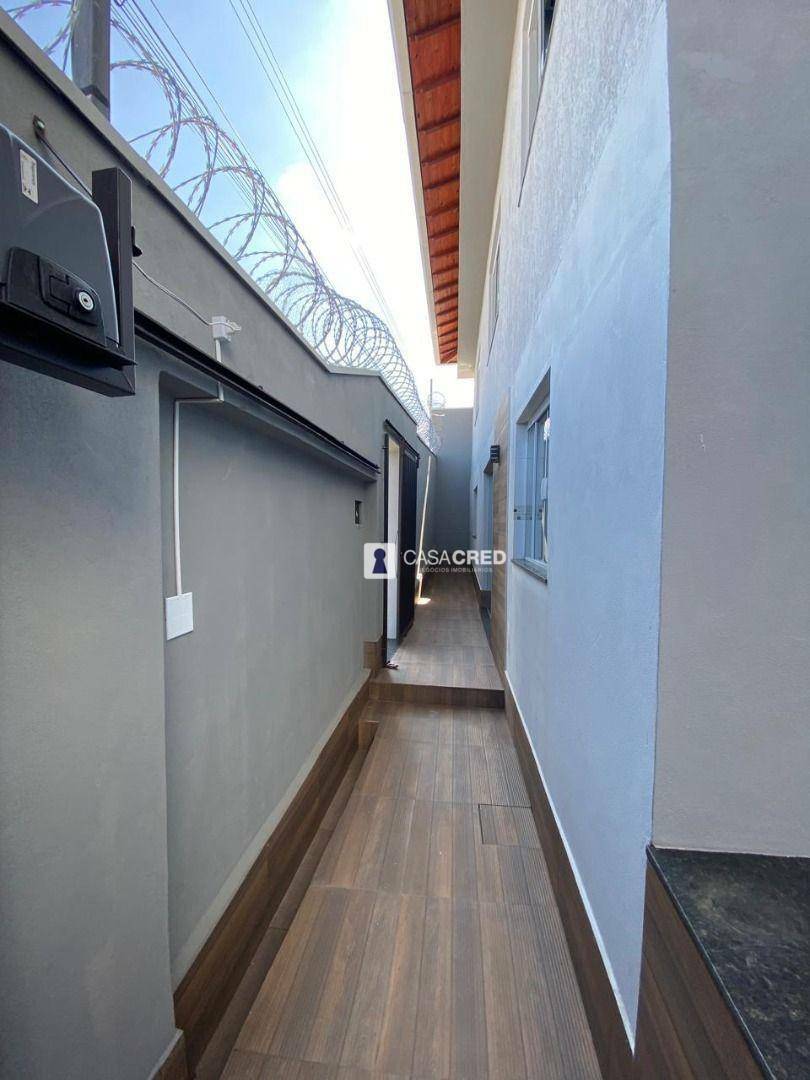 Casa à venda com 3 quartos, 300m² - Foto 15