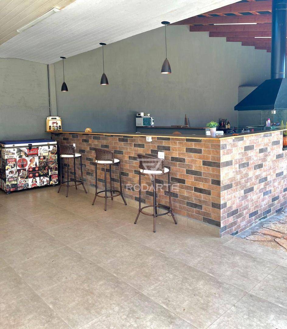 Chácara, 3 quartos, 2500 m² - Foto 1