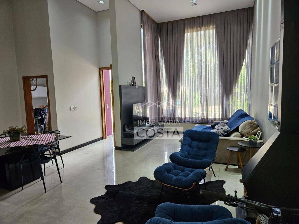 Casa de Condomínio à venda com 3 quartos, 215m² - Foto 3